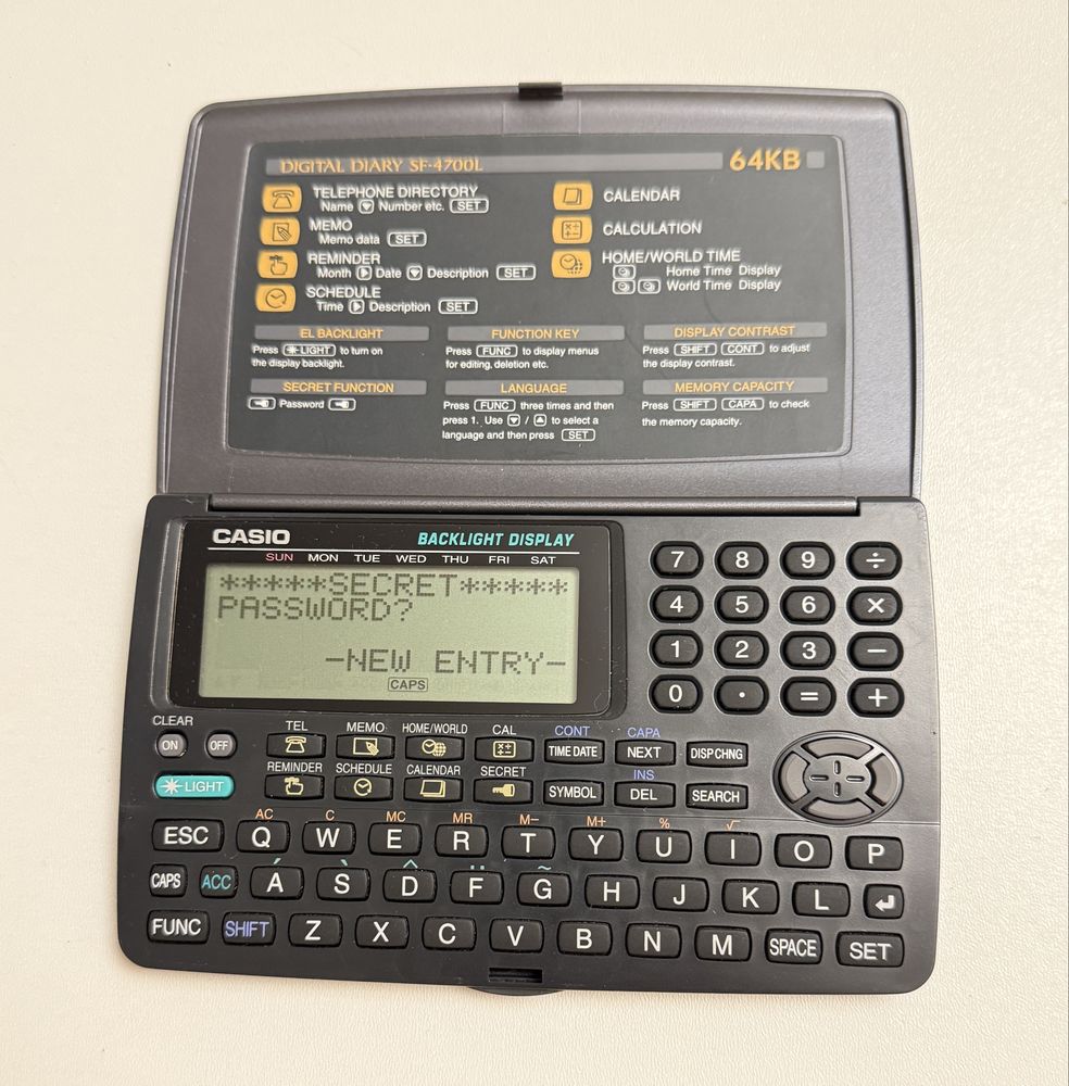 Organizer Casio SF-4700L 64KB lata 90 retro vintage