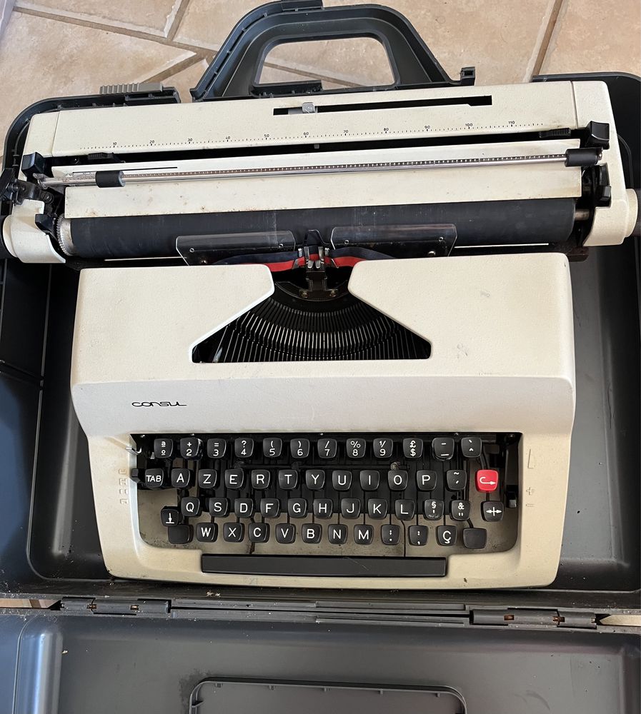 Máquina de escrever Consul
