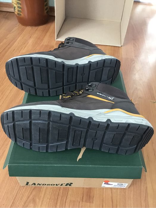 Ботинки- кроссовки фирмы Лэндровер