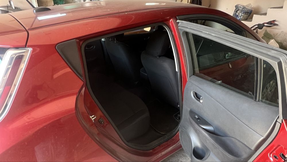 Продам Nissan leaf
