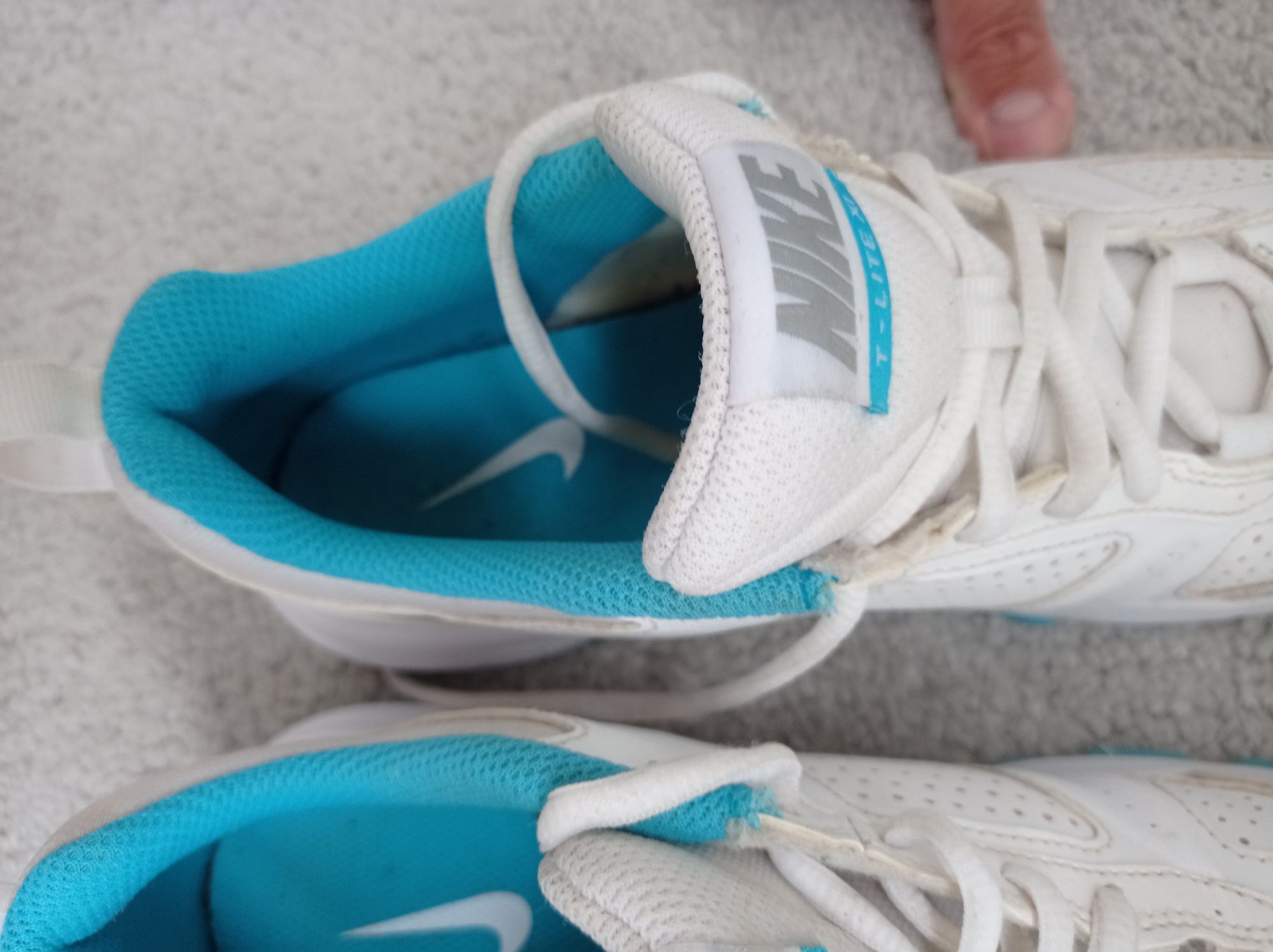 Кросівки  nike wmns t‑lite xi sl р 40, 25.5см