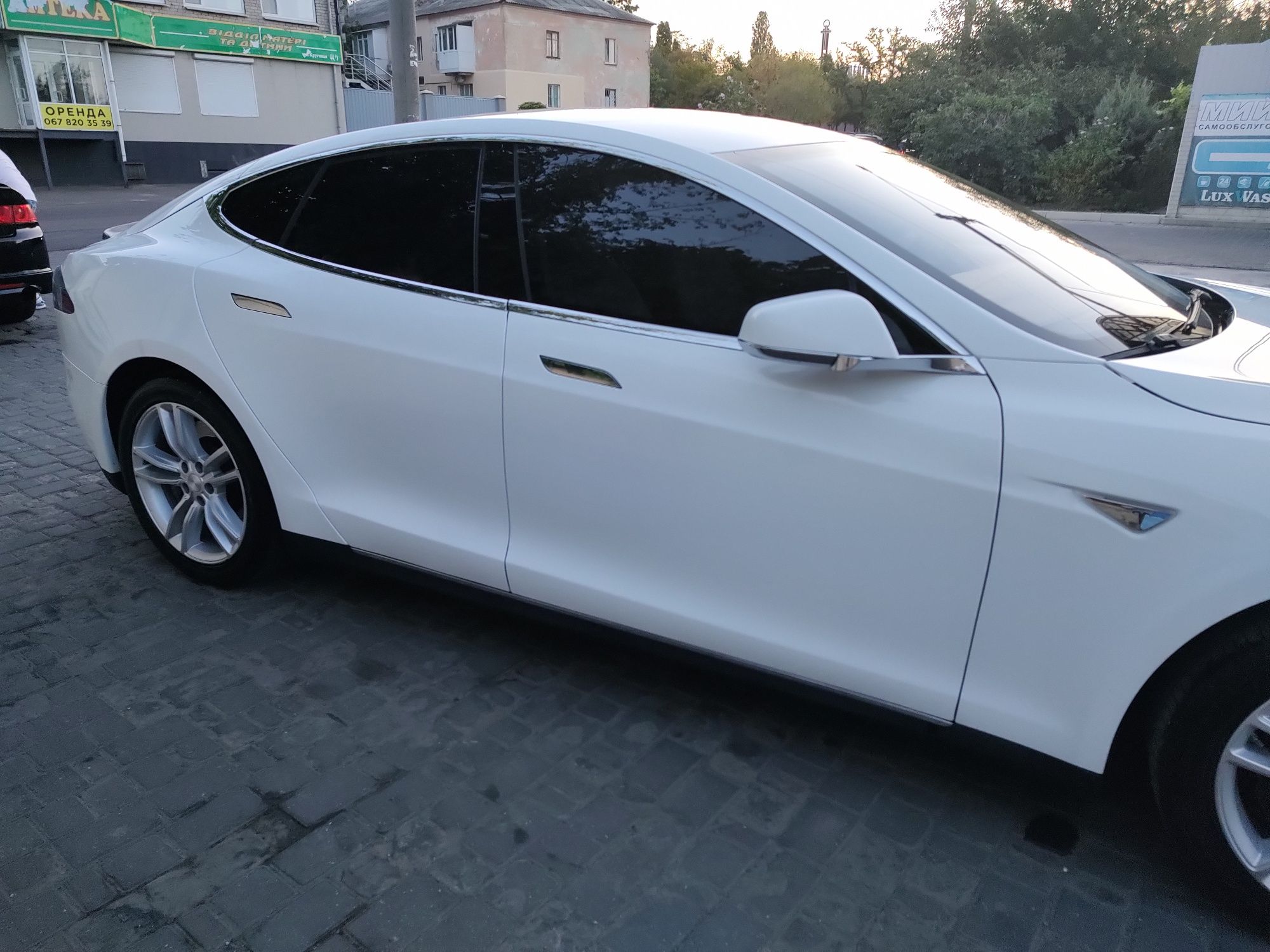 Продаю Тесла model S85