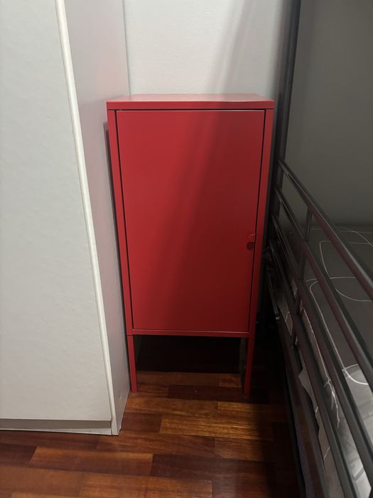Movel vermelho ikea