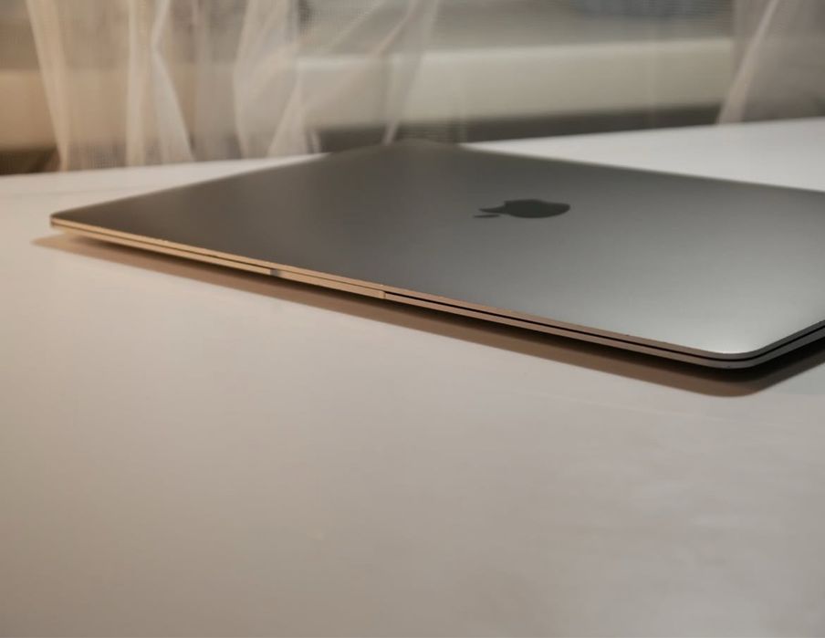 MacBook Air 13 2018 i5 1.6-3.4Ghz / 8GB / 128gb 92% АКБ