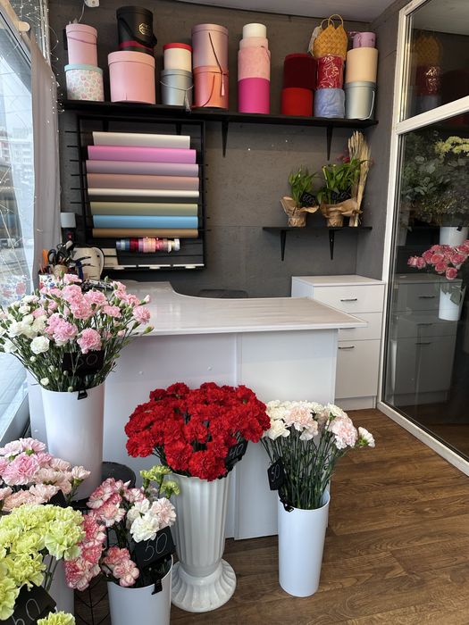 Продам квітковий магазин у ЦЕНТРІ Києва - готовий бізнес