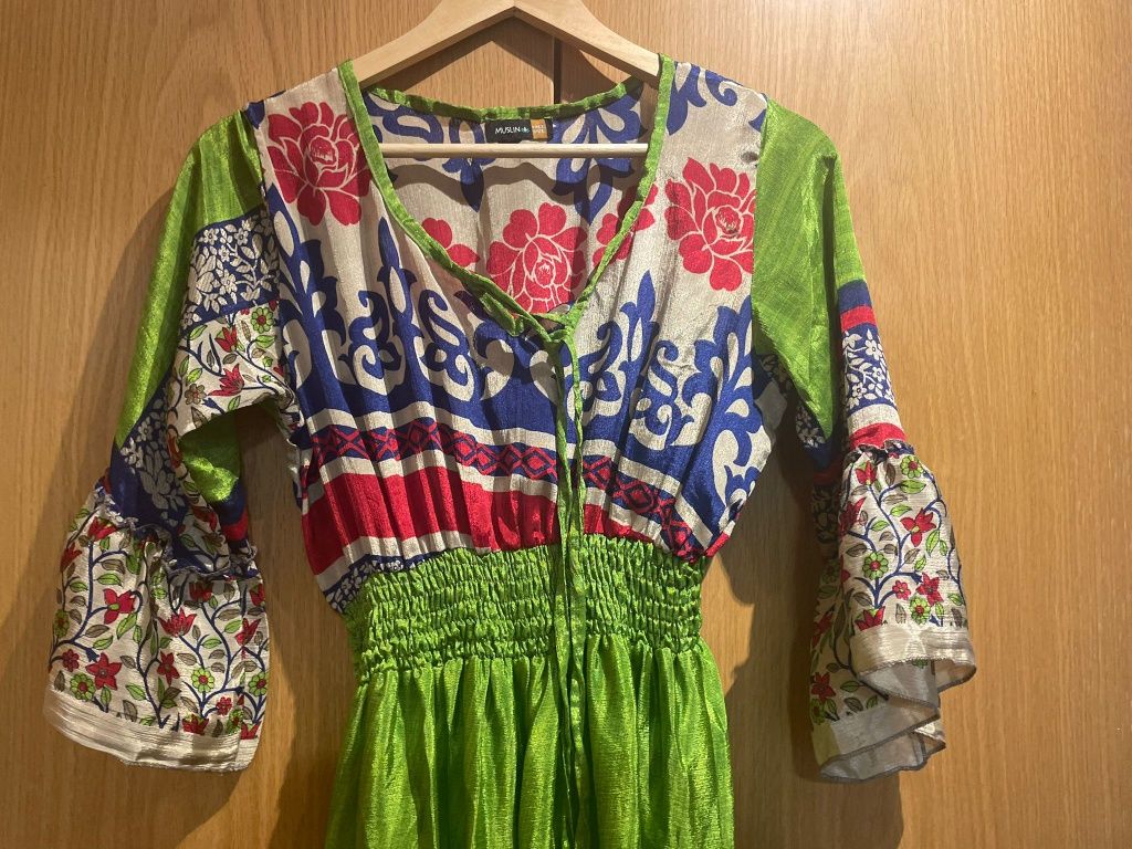 Vestido em seda  novo