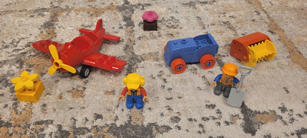Samolot i traktor 2 zestawy lego DUPLO i gratis - zabawki