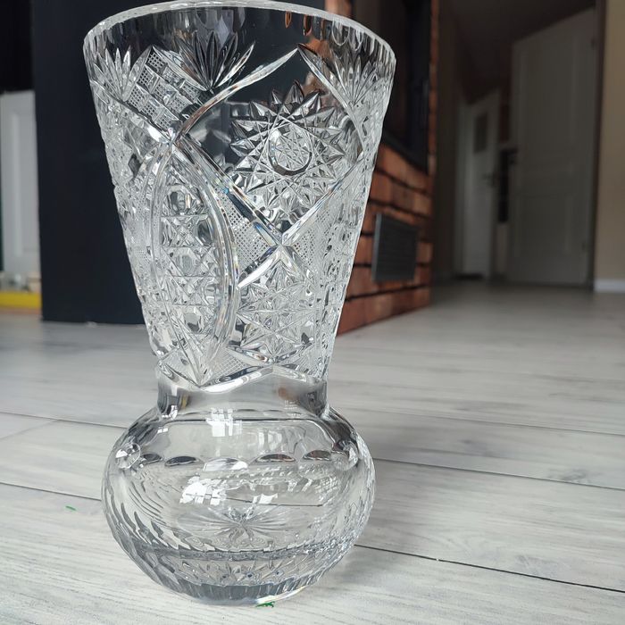 Duży zabytkowy wazon kryształowy