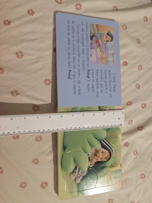 Livro que é um puzzle