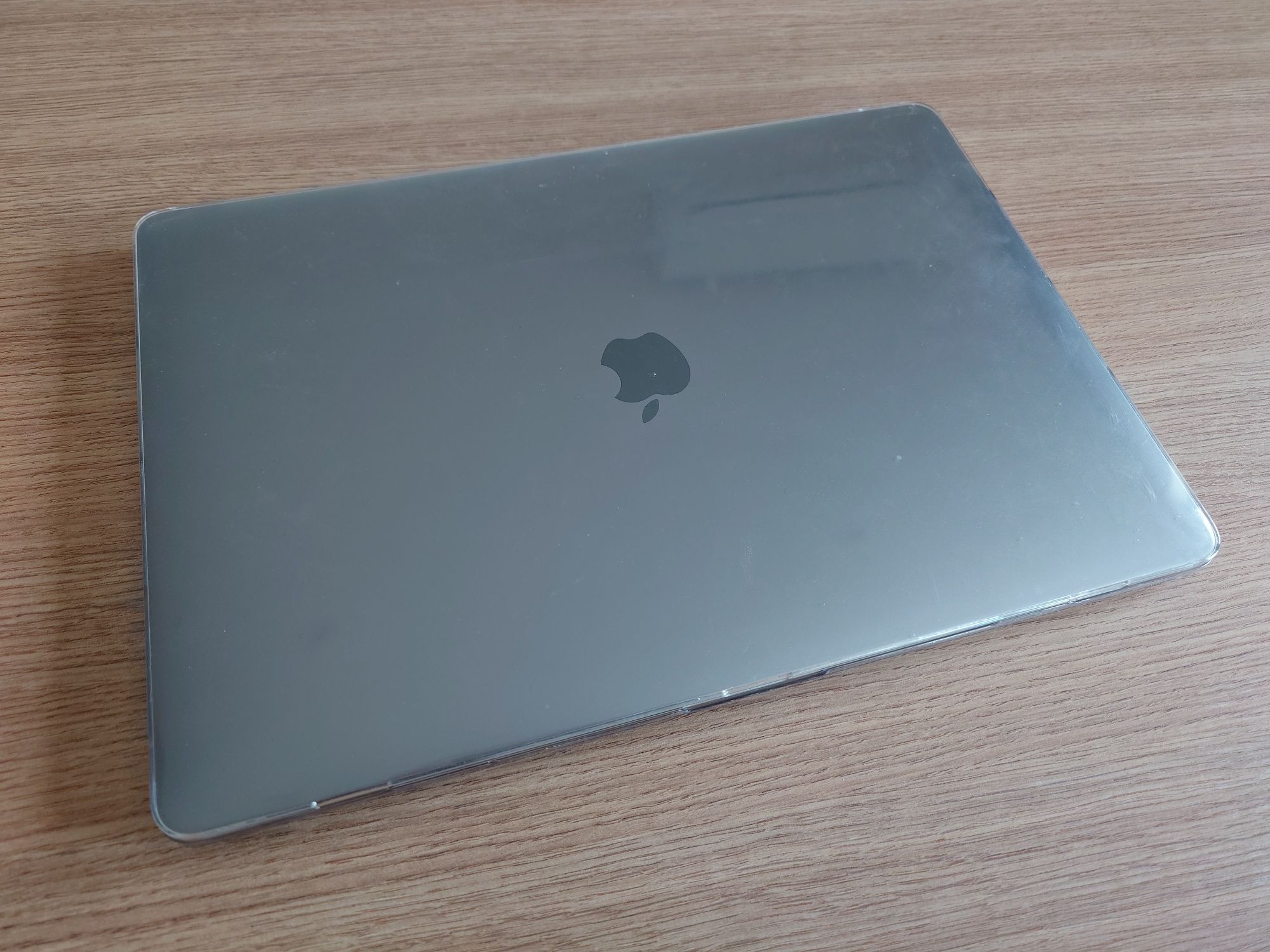 Apple MacBook Pro 16" з Touch Bar i7, 32GB/512GB 2018/A1990