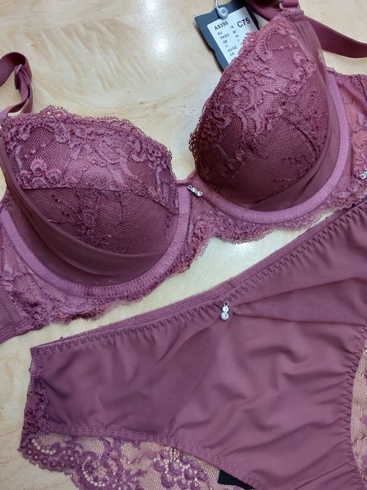 Вишуканий комплект жіночої білизни Balaloum