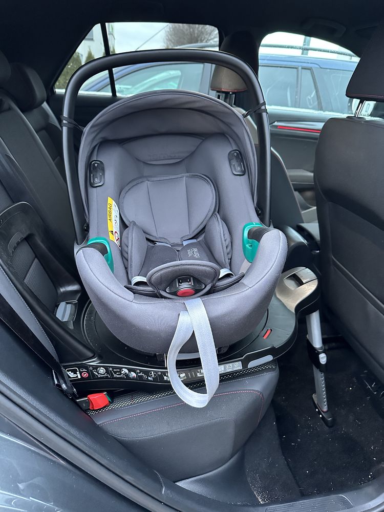 Fotelik Britax Römer Baby Safe ISENSE