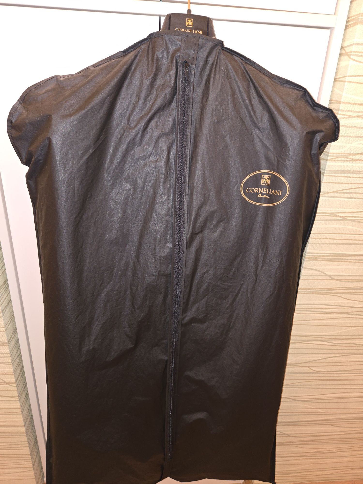 Чоловічий костюм Corneliani 52p.