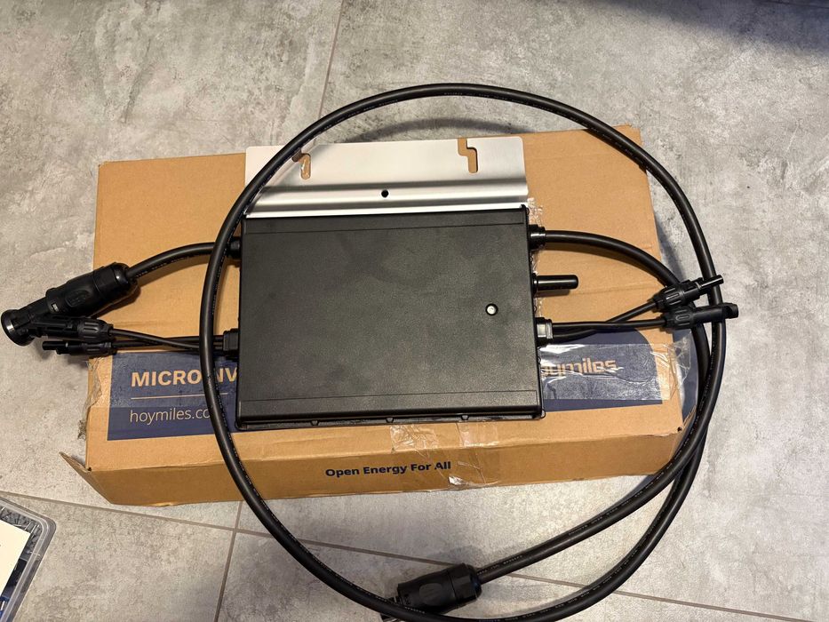 Zestaw mikroinwerter Hoymiles HM-800 + DTU Pro