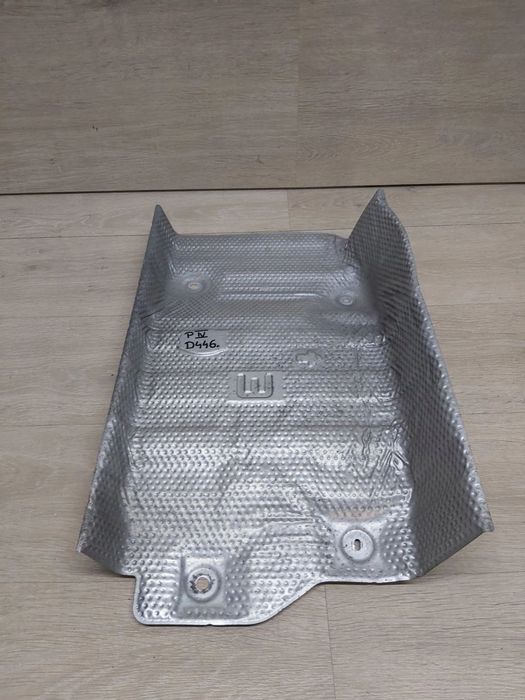 Toyota Prius IV xw50 osłona termiczna wydechu tłumika