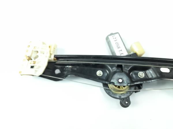 Elevador vidros trás esquerdo BMW 1 (F20)