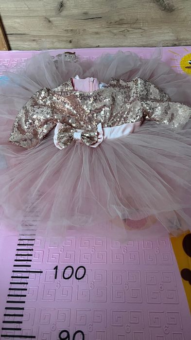 Платье нарядне дитяче 80 р-р