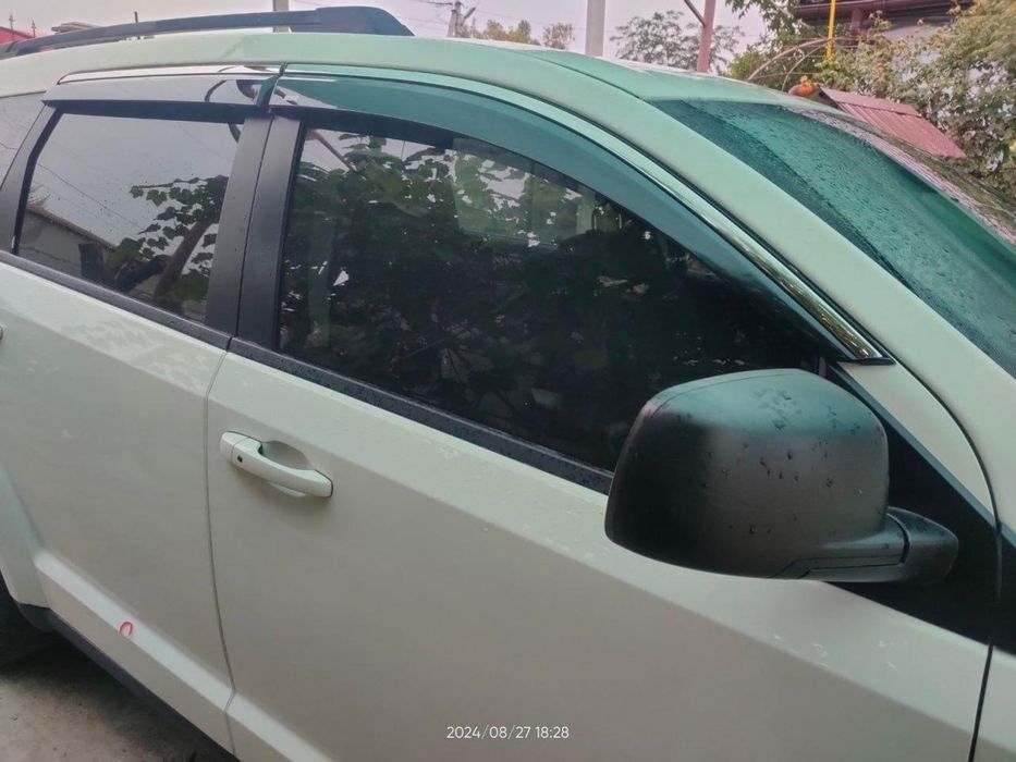 Dodge Journey / Fiat Freemont 2009-2021 ВІТРОВИКИ з хромом на скотчі