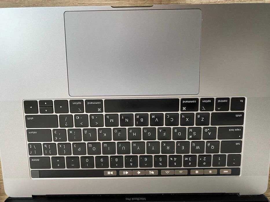 Продам MacBook Pro 16" 8-ядерний Intel i9 RAM 32 GB (2019) Space Gray