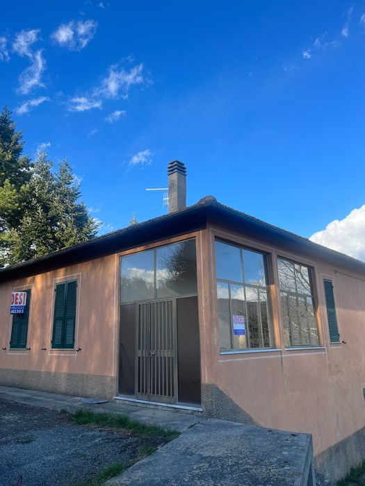 Затишний заміський будинок у Тавароне, Італія, 5.8 гектарів землі