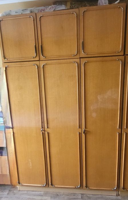 Продам шкафи не дорого