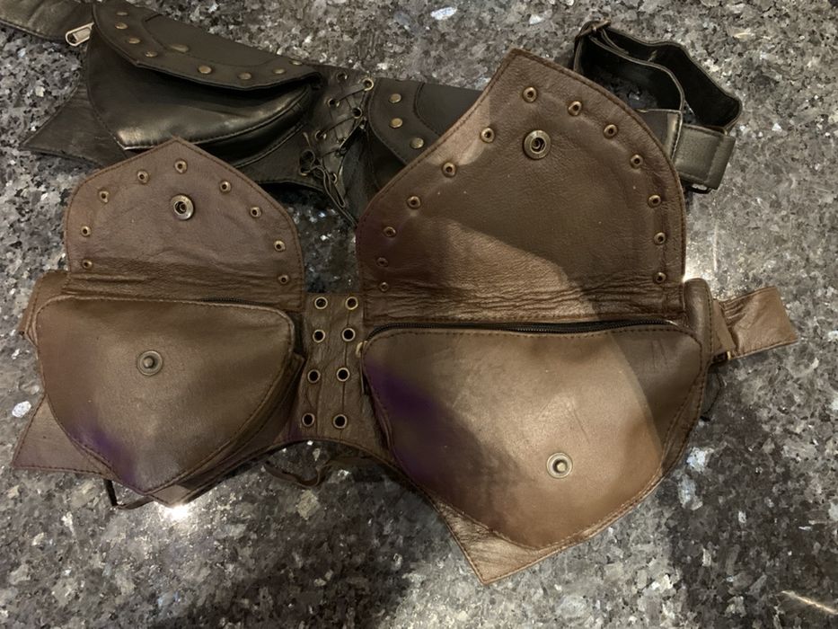 Bolsa de cintura em pele