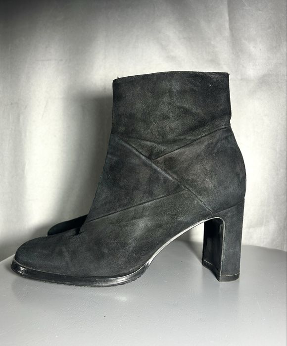 Ботинки чоботи замшеві чорні на підборах на осінь весну