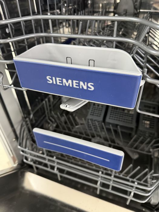 Посудомийна машина Siemens SR53ES24KE