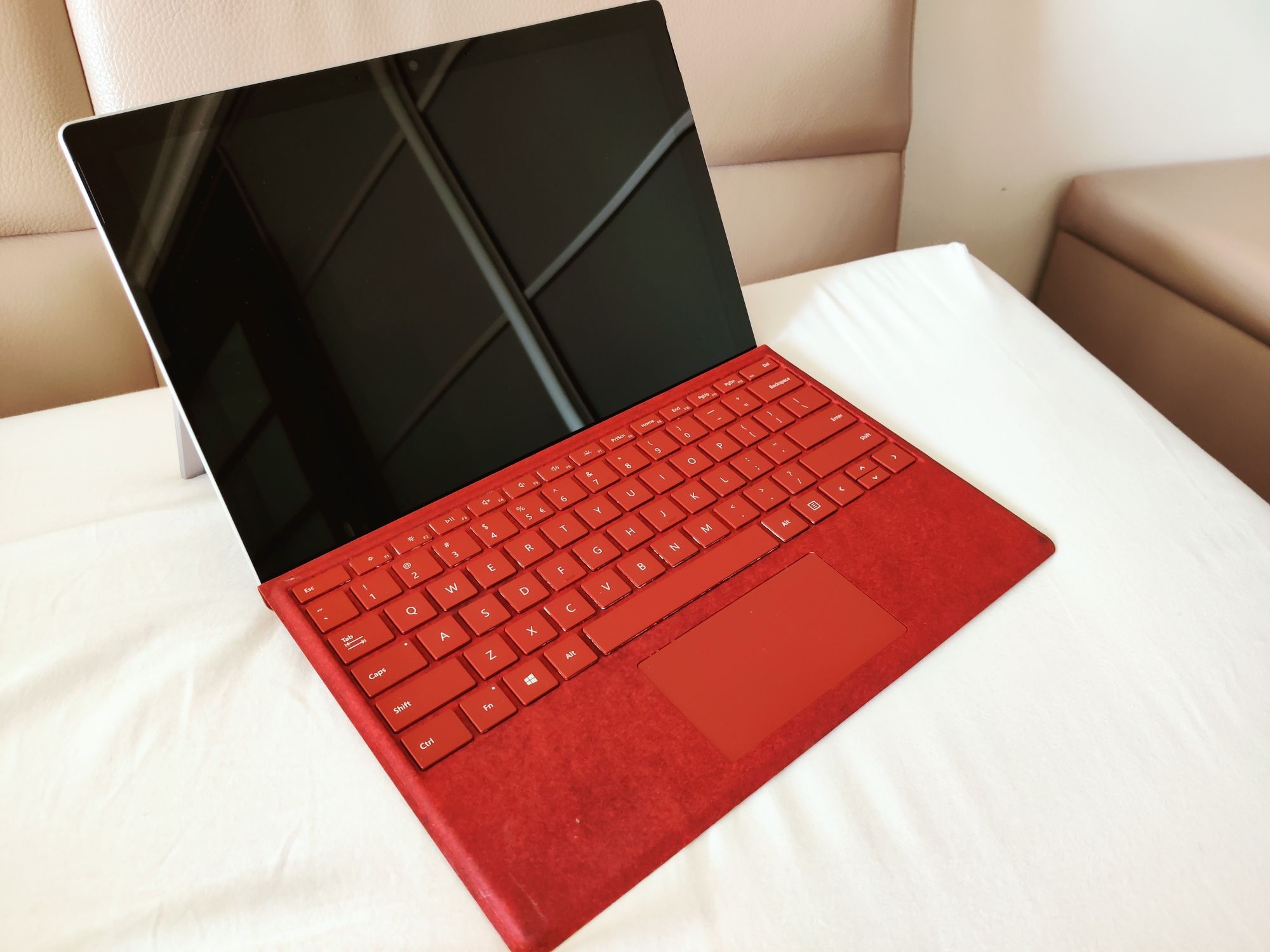 Microsoft Surface Pro 8