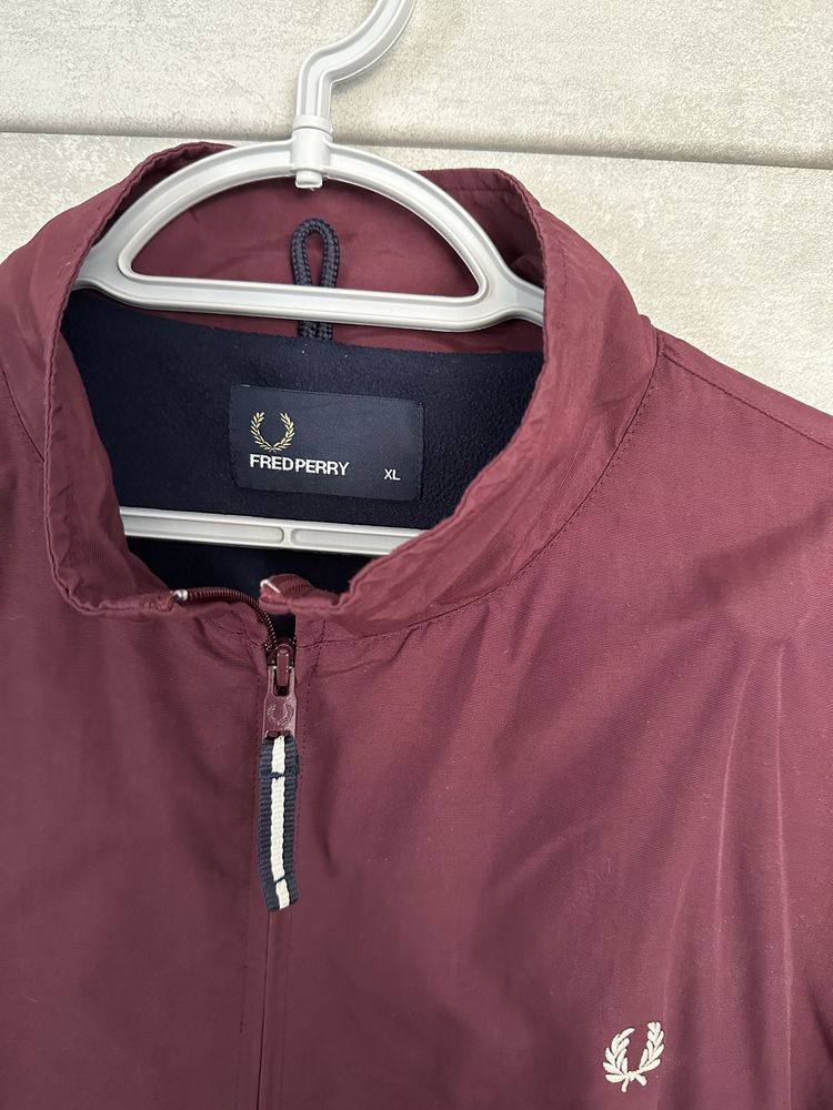 Куртка  Fred Perry XL  розмір!