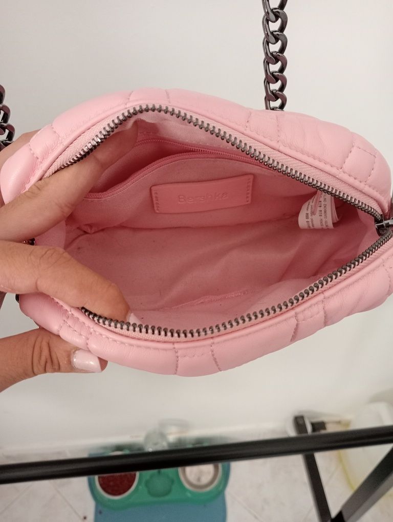 Mala pequena Bershka rosa