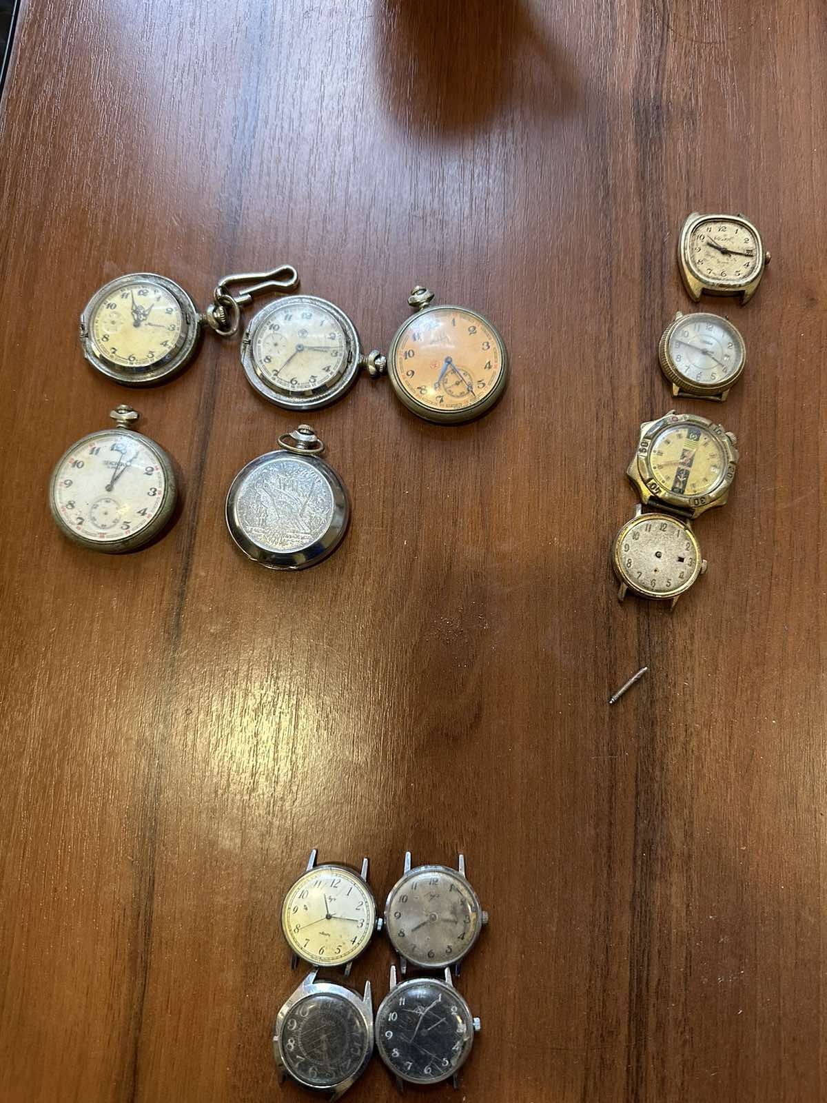Старенькі годинники!!!