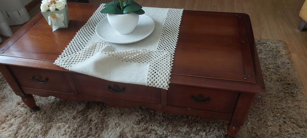Mesa de sala em otimo estado