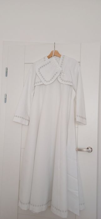 Alba komunijną dla dziewczyki