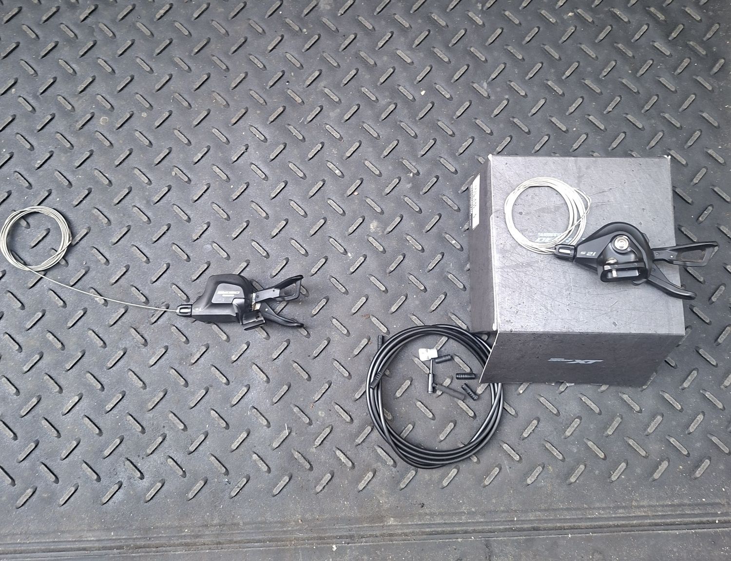 Манетки переключатели передние задние Shimano SRAM