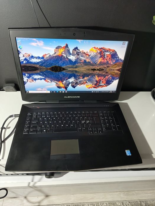 Ігровий ноутбук dell Alienware 18 / i7 4800 MQ /16/SSD/17,3 fullHD IPS