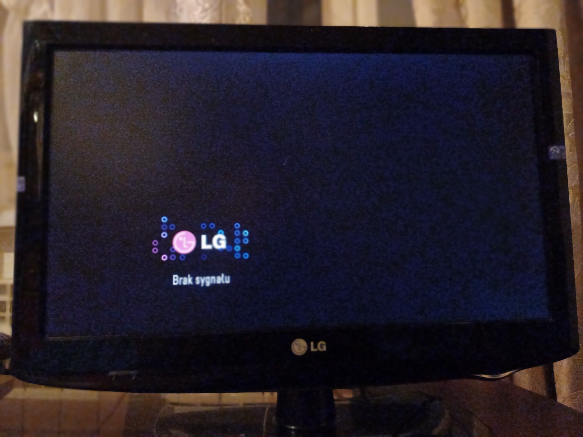 Tv lg 19 cali Lh2000 cali Dekoder blow 4525 ZK