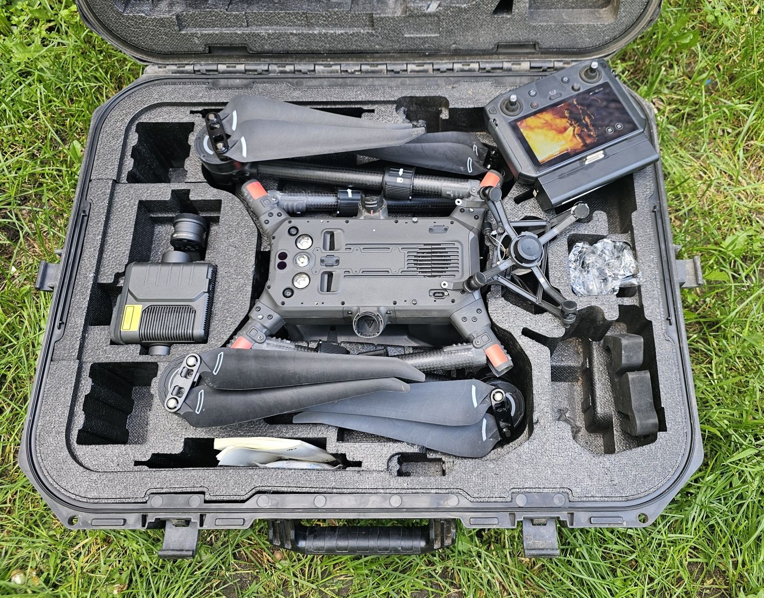 Квадрокоптер, дрон DJI Matrice 300 RTK + камера DJI Zenmuse H20T