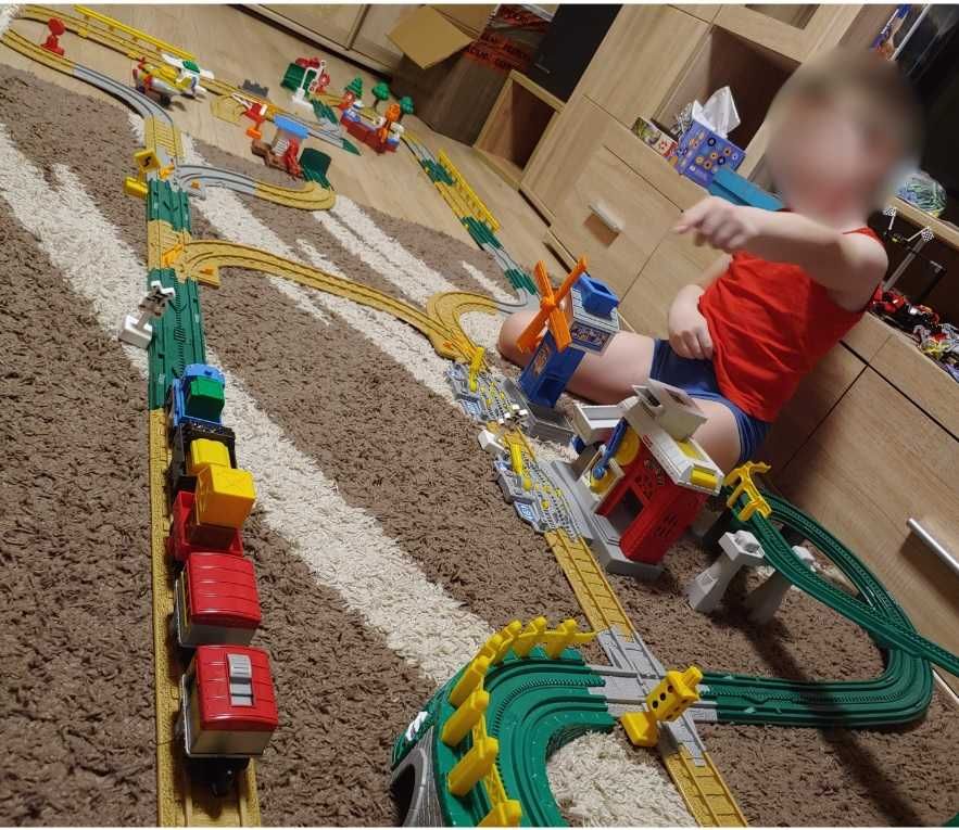 іграшкова залізниця Fisher-Price Geotrax Railroad (100+ елементів)