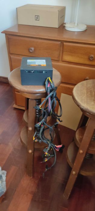 Fonte de Alimentação Corsair VX550W