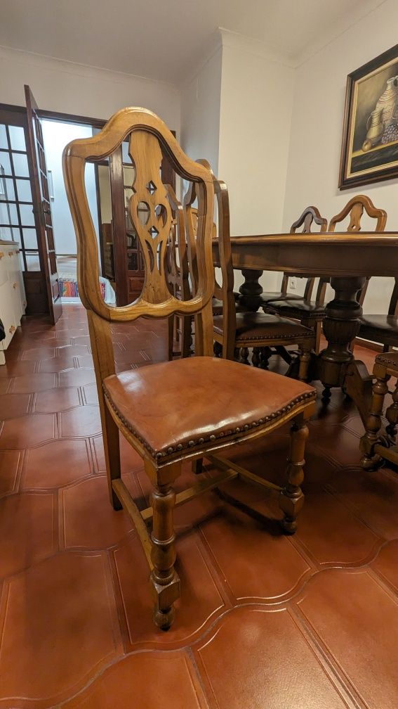 Conjunto Mesa e Cadeiras