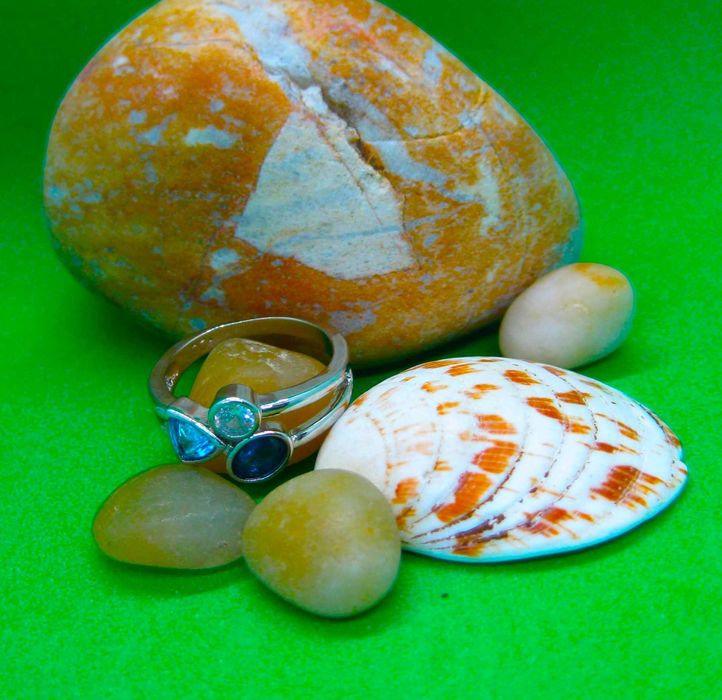 Anel Aço Prateado c/ Pedras Azuis NOVO - Saldos