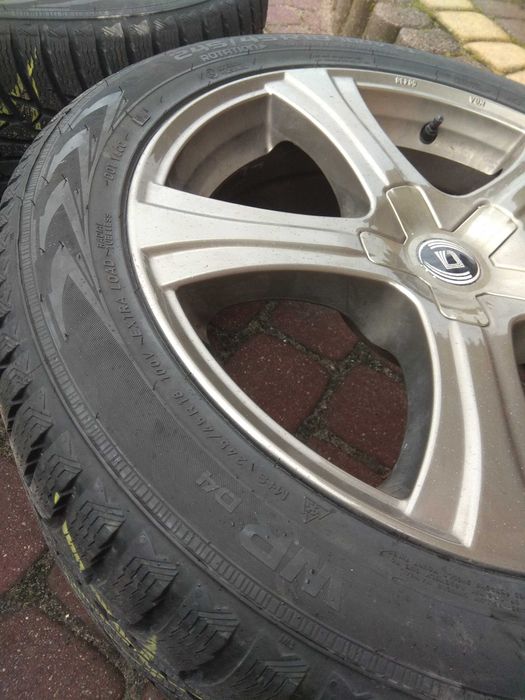 Nokian WR D4 245/45/18 100V 4 szt zimowe