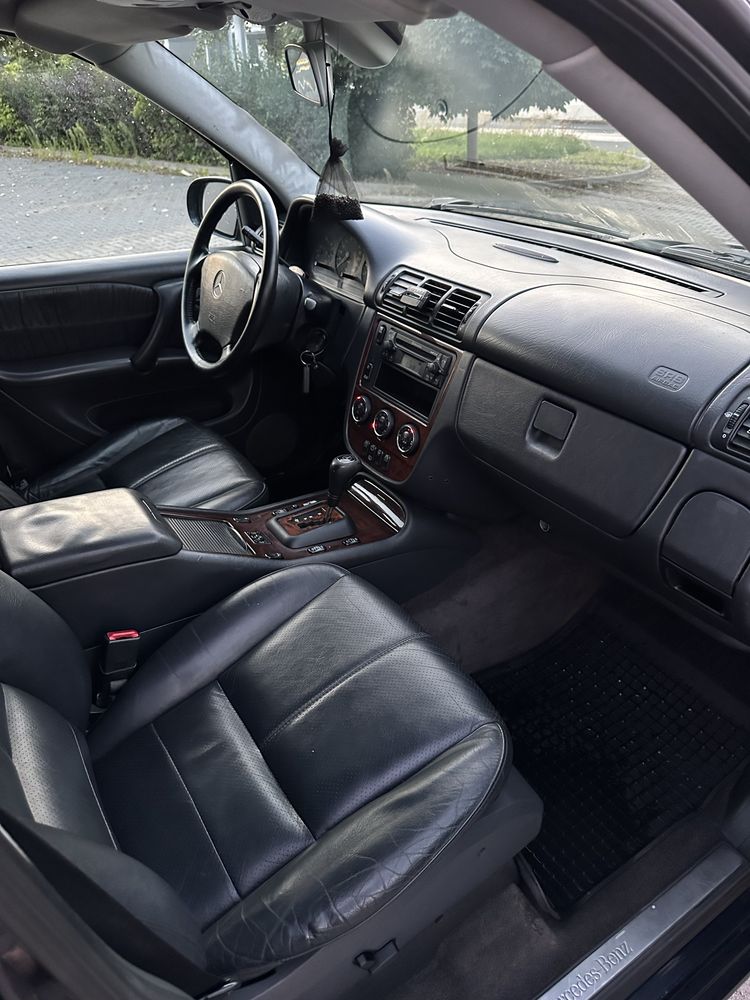 Mercedes-Benz ML 270 CDI Skóry 3300kg hak