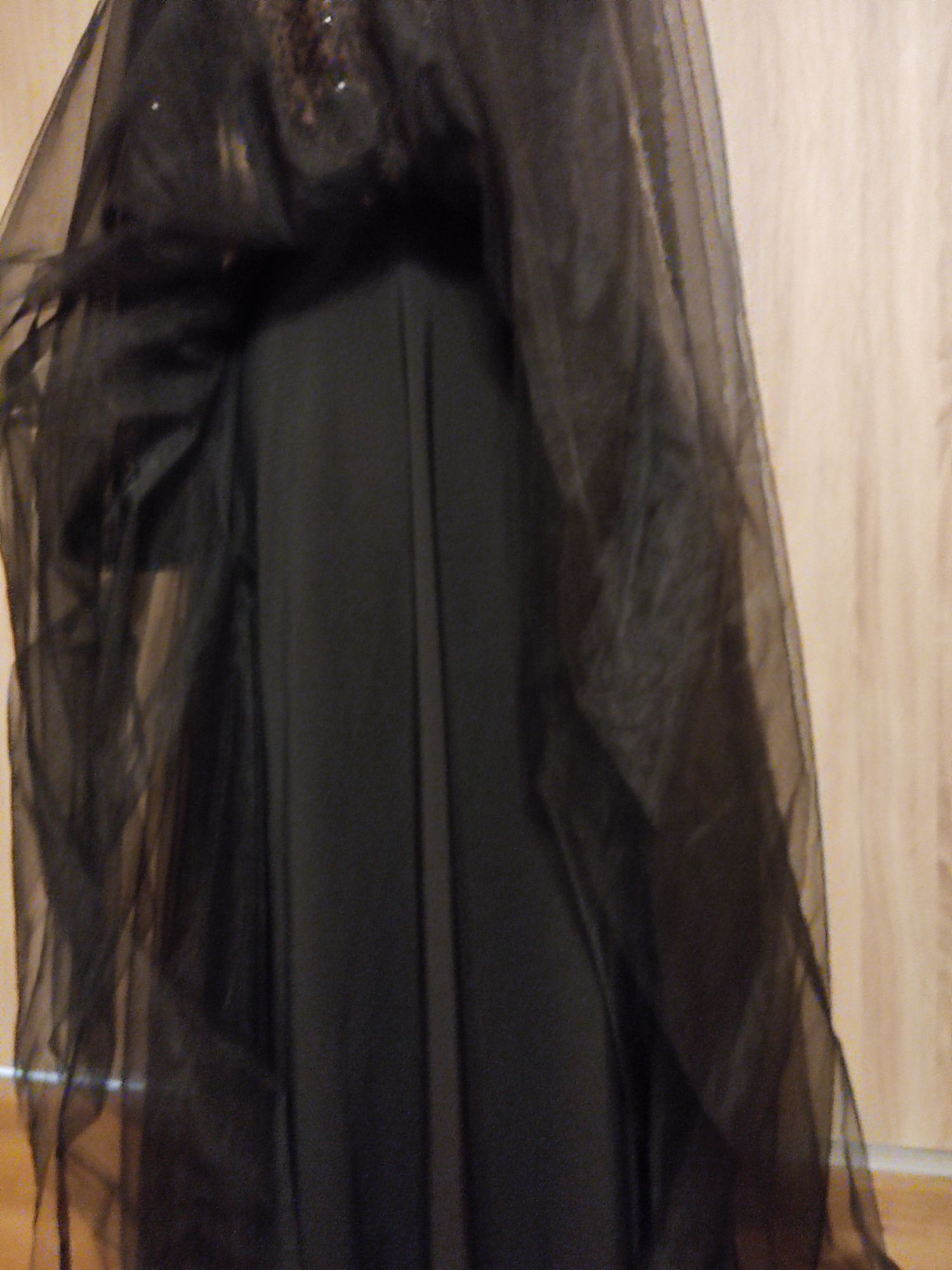 Sukienka długa czarna