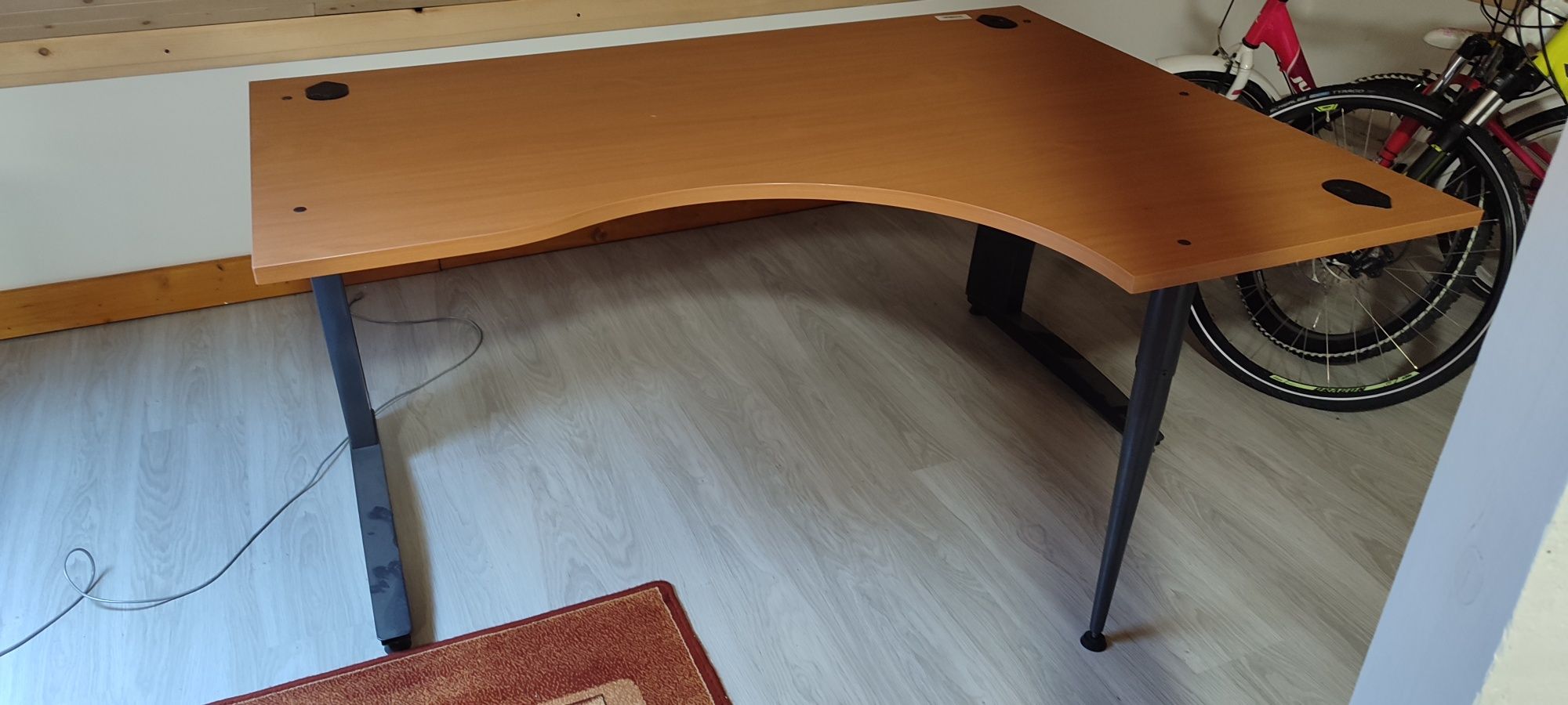 Biurko z dostawką