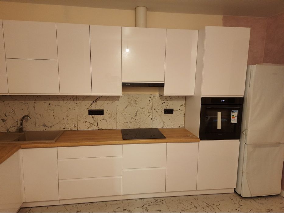 Кухня посекційно