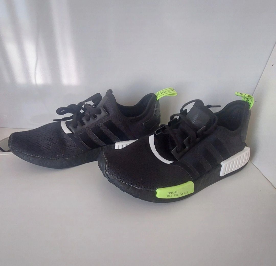 Ténis Adidas NMD R1