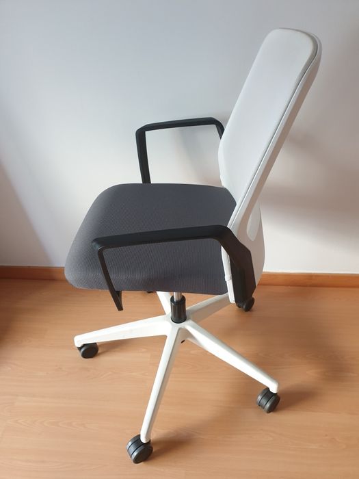 Cadeira de escritório ergonómica