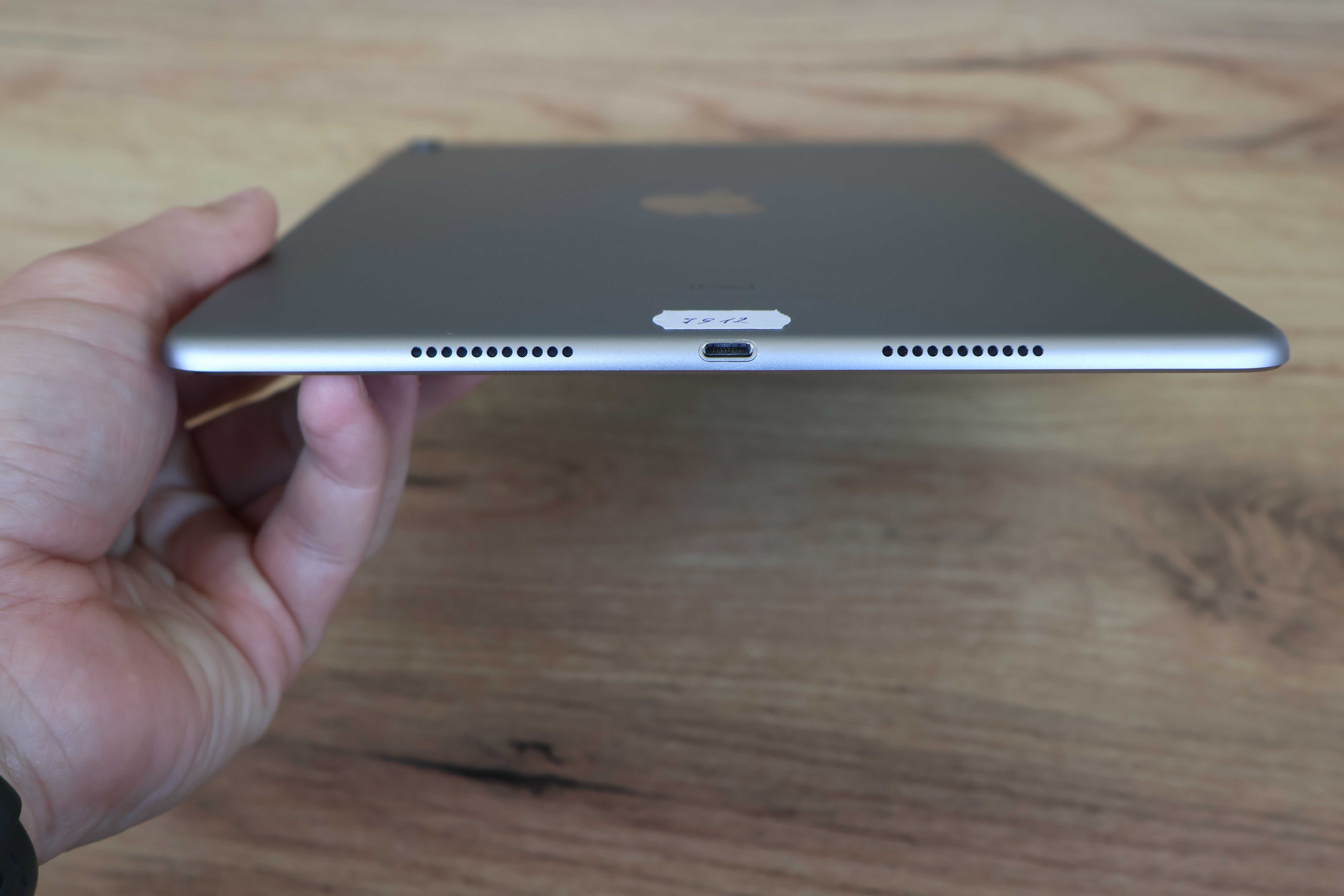 Планшет Apple iPad Pro 10.5 256Gb Space Gray A1709 Wi-Fi + 4G Оригінал